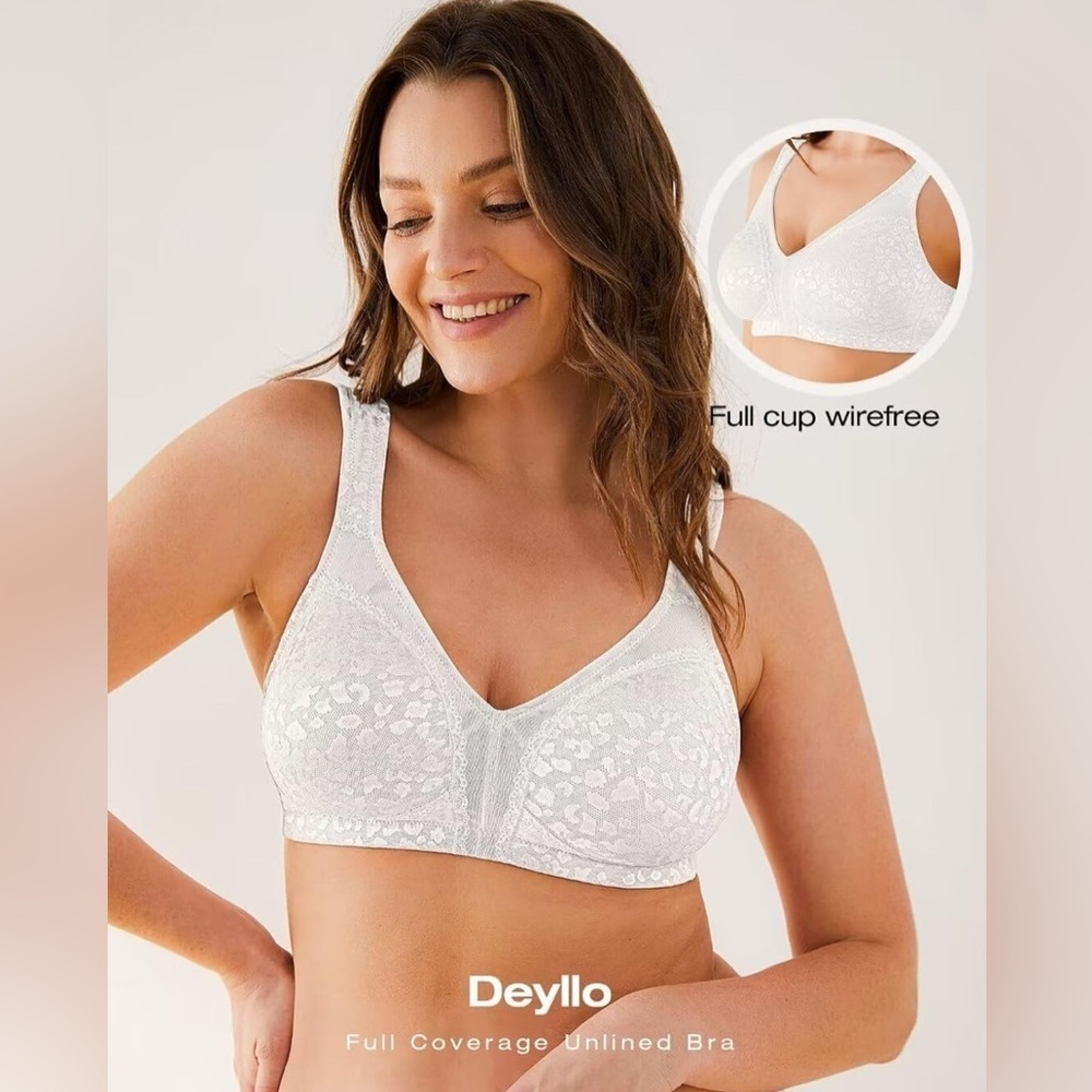 NWT-46-D Full Coverage Unlined Bra
Wireless extra support 
White T-shirt  Bra